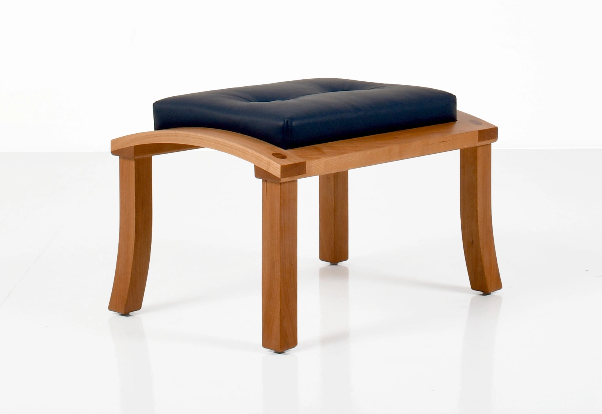 Lolling Ottoman – Thos. Moser