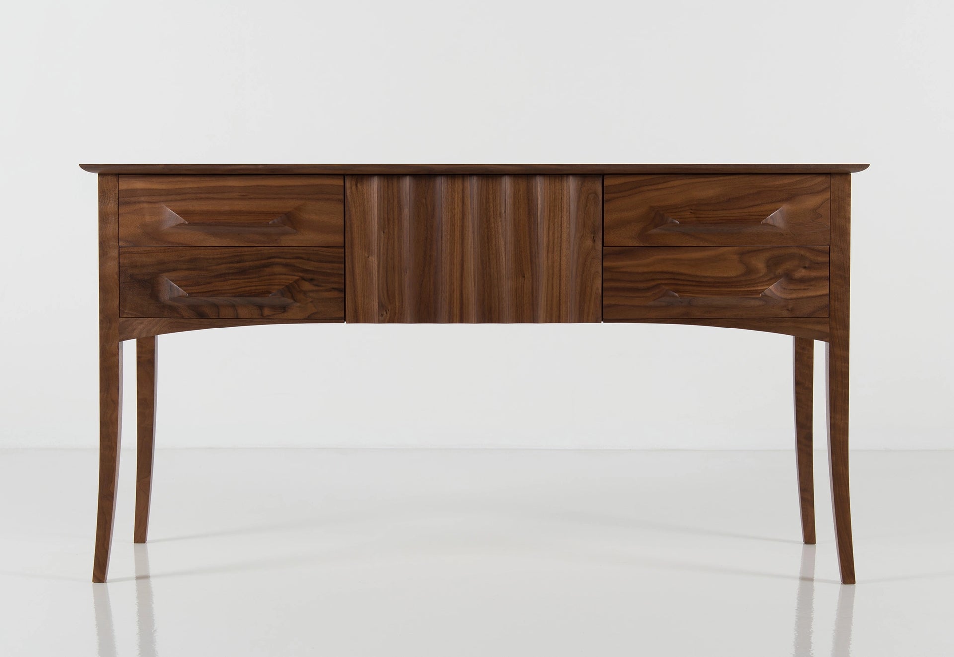 アトリエ・ヴィンテージ Aria Sideboard – Thos. Moser