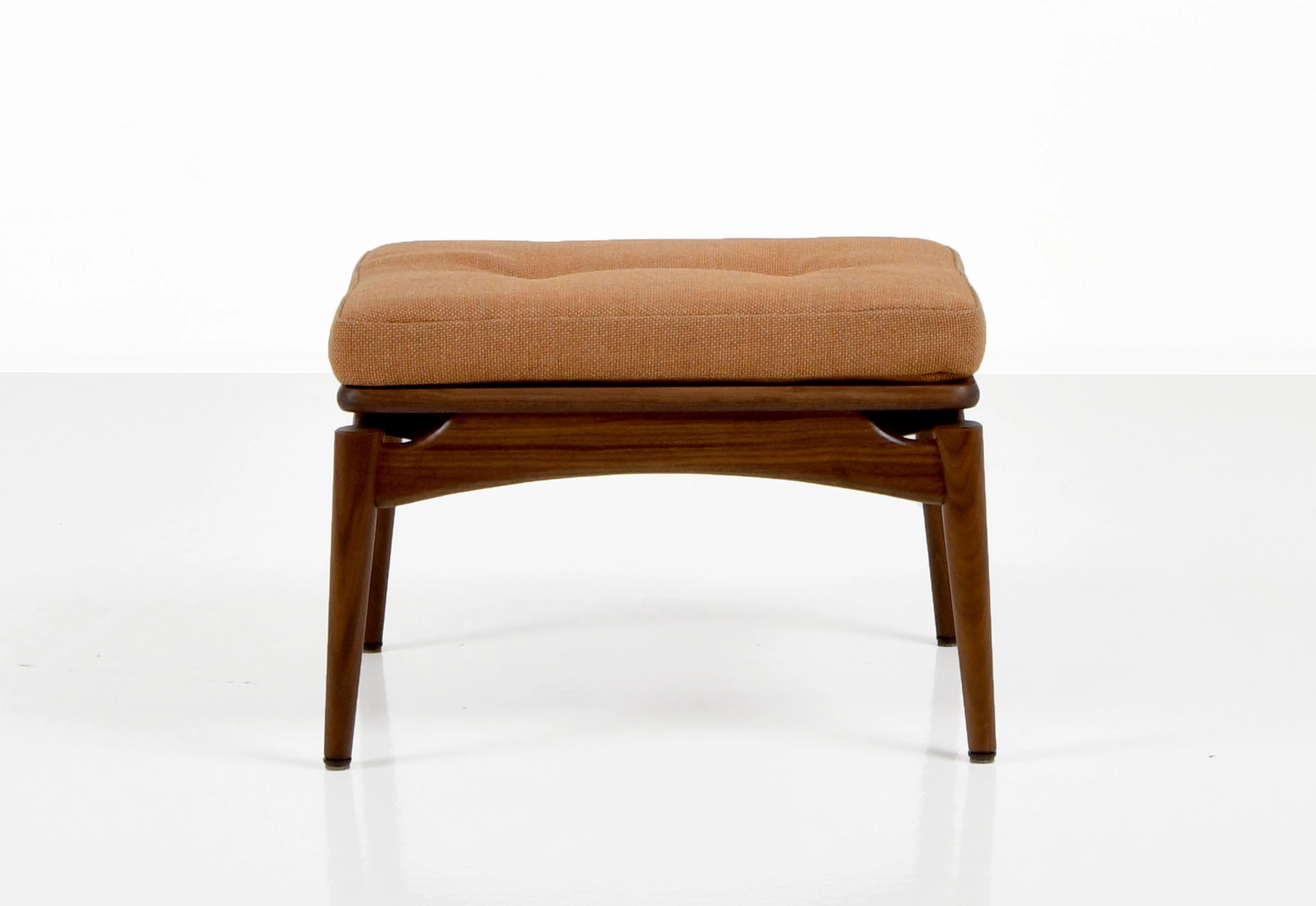 Ellipse Ottoman