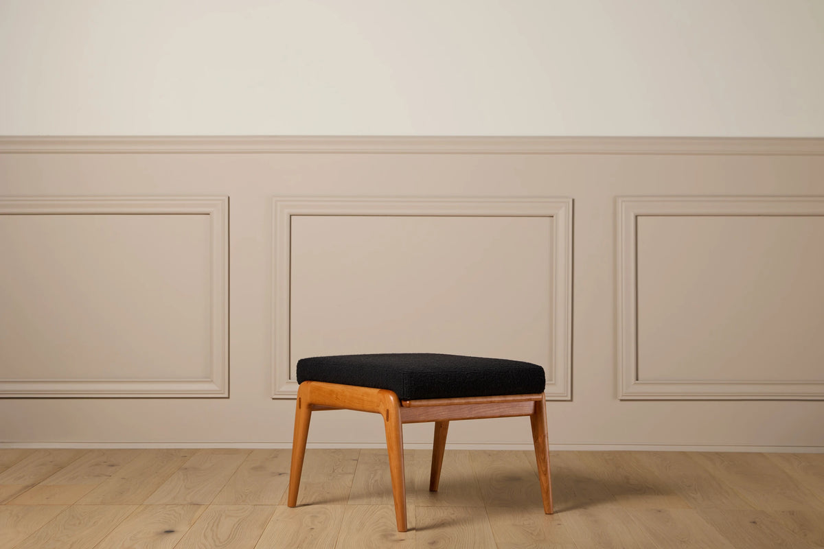 Fahmida Ottoman – Thos. Moser