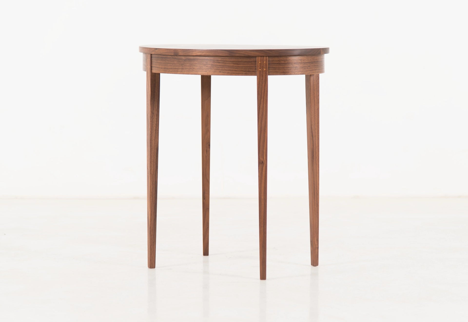 Table Minimus – Oval – Thos. Moser