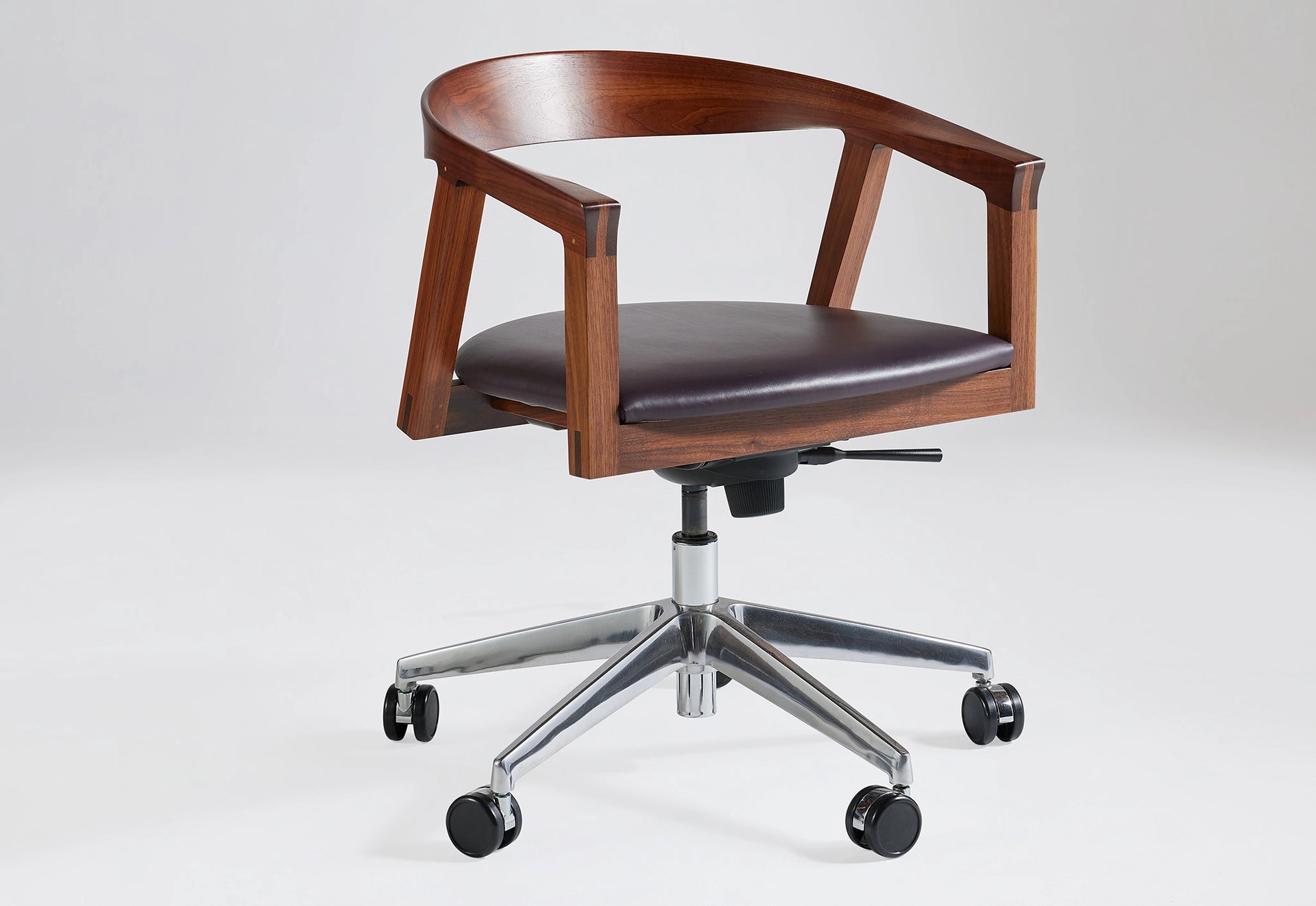 The NYPL Branch Swivel Chair – Thos. Moser