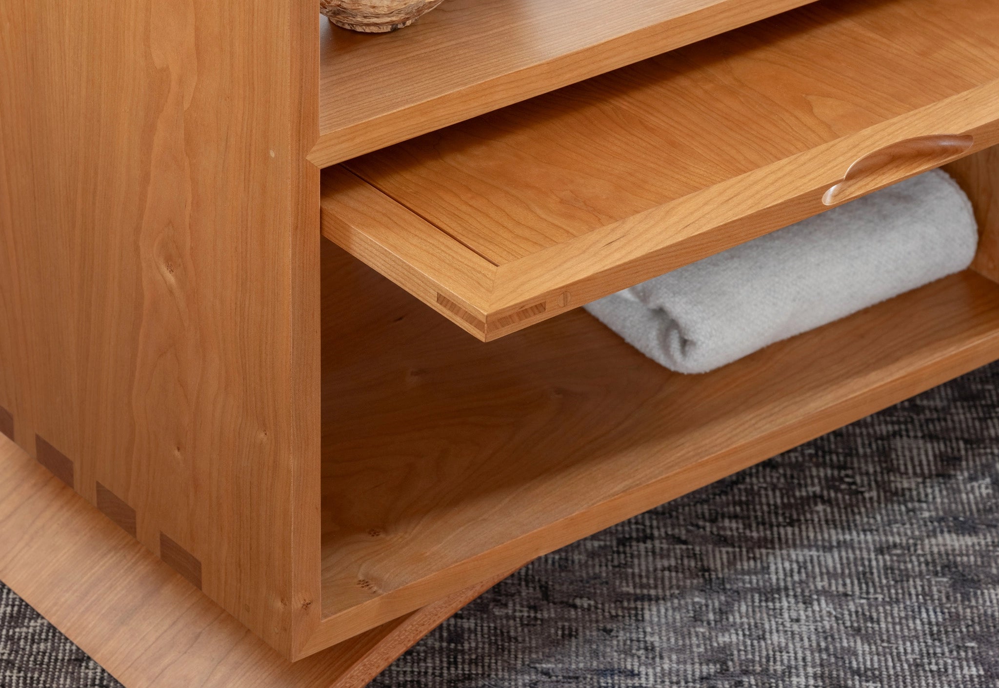 Vita Credenza