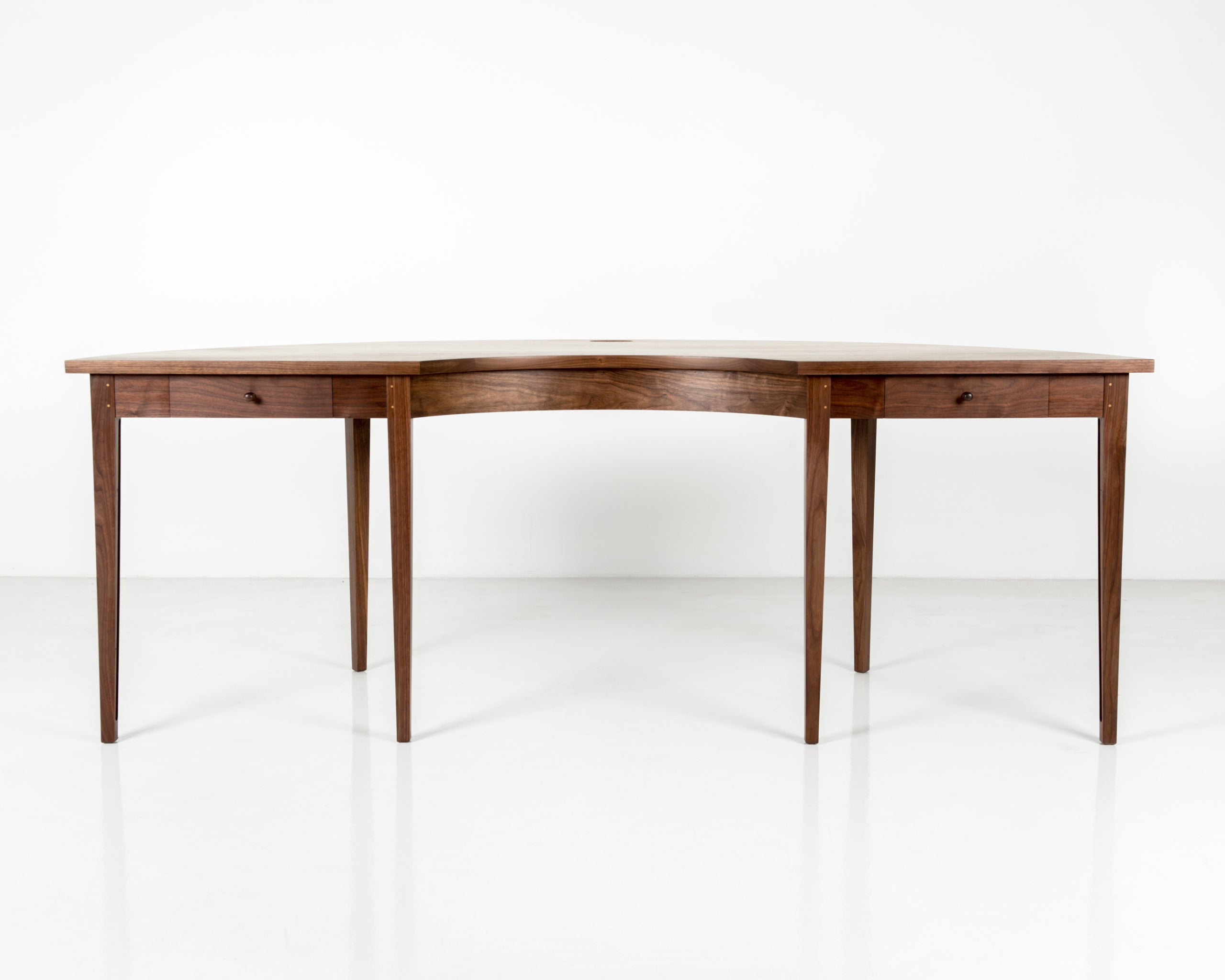 Radius Desk