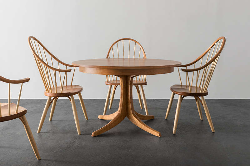 Georgetown Table with Continuous Arm Chair