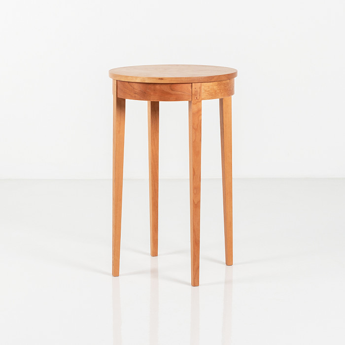 Table Minimus Round in Cherry