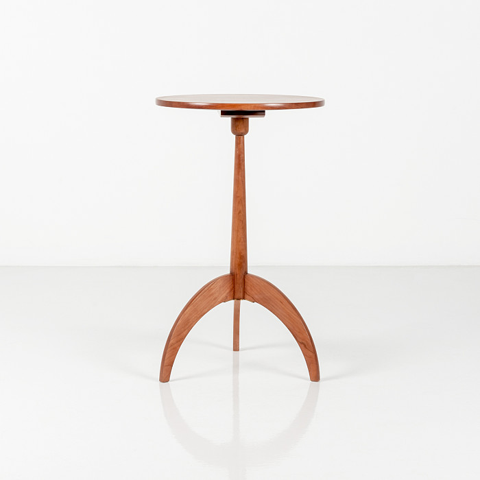 Shaker Round Stand in Cherry