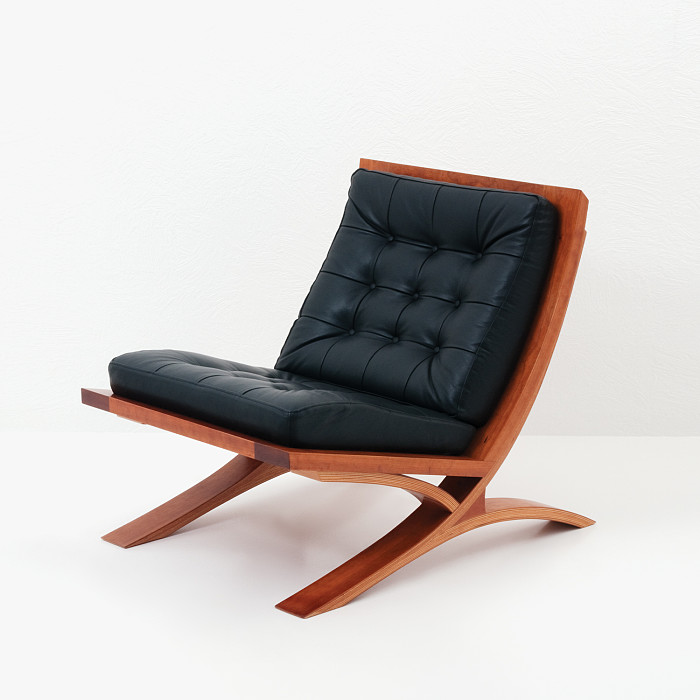 Vita Lounge Chair in Cherry