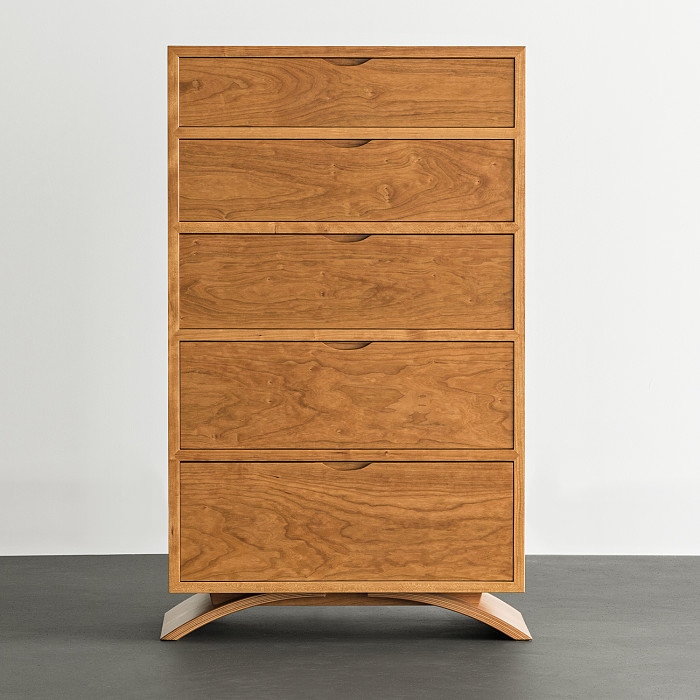Vita Five Drawer Dresser in Cherry