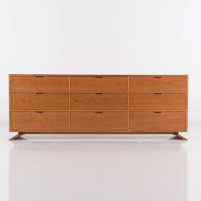 Vita Nine Drawer Dresser in Cherry